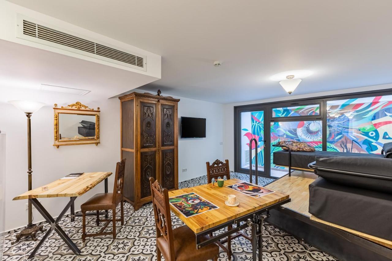 Pera Otel 4*