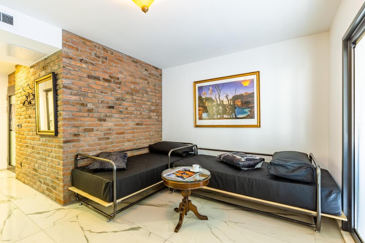 Pera Otel 4*